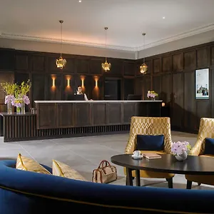 **** Otel Court & Leisure Centre İrlanda