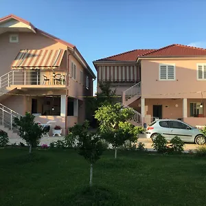  Konukevi Islami Arnavutluk