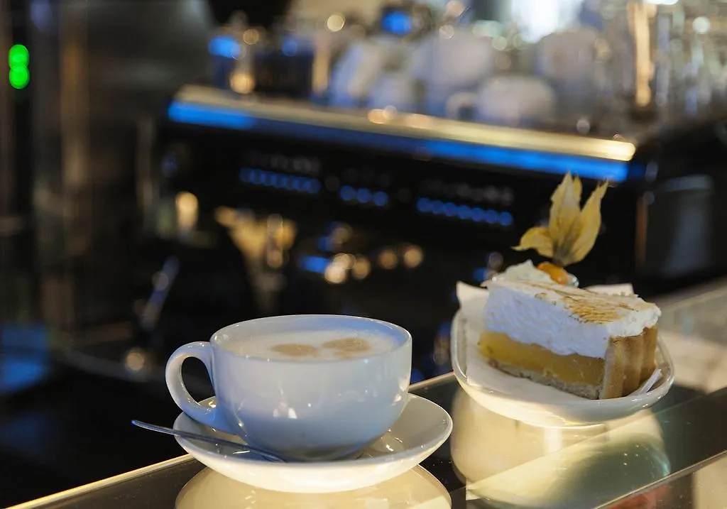 **** Отель The Samuel Hotel, Dublin City Centre Ирландия